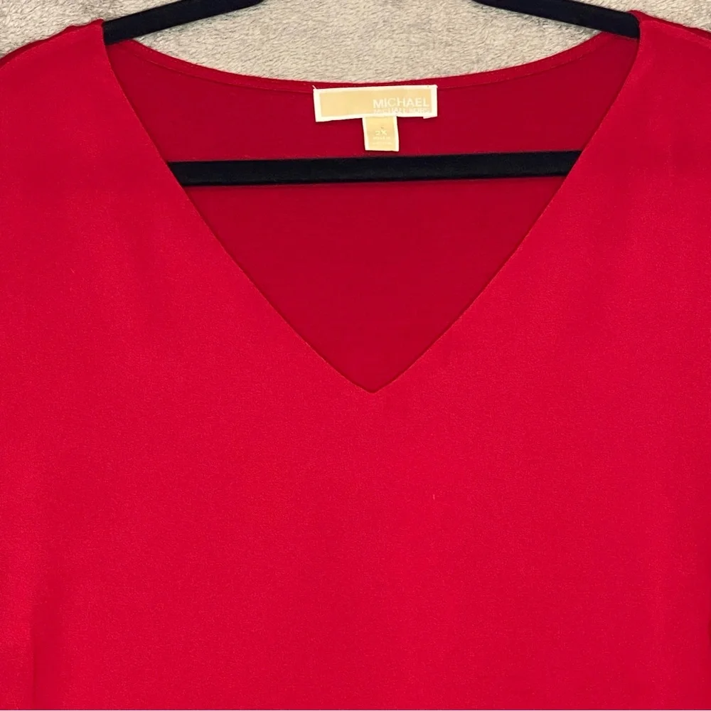Micheal Michael Kors Womens Top 2X Red Solid 3/4 Sleeve V Neck Tiered Casual P11 - Picture 3 of 6